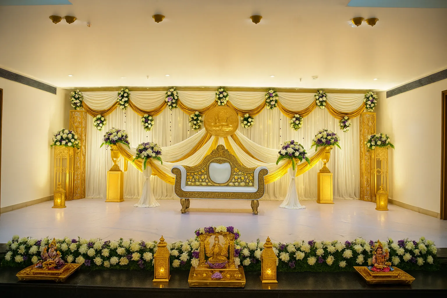 Traditional saree ceremony decoration - View 1